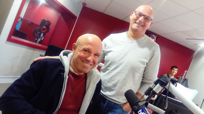 Yannick MERCADIER, éleveur de Bovins et François BROCHARD (debout), Chef Boucher de la Boucherie du Médoc