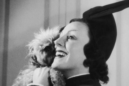 L'actrice Gaby Morlay dans la pièce "Quadrille" de Sacha Guitry en décembre 1937. L'actrice Gaby Morlay dans la pièce "Quadrille" de Sacha Guitry en décembre 1937.