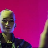 « Sophia the Robot », robot humanoïde, doté d'intelligence artificielle, le plus perfectionné au monde.