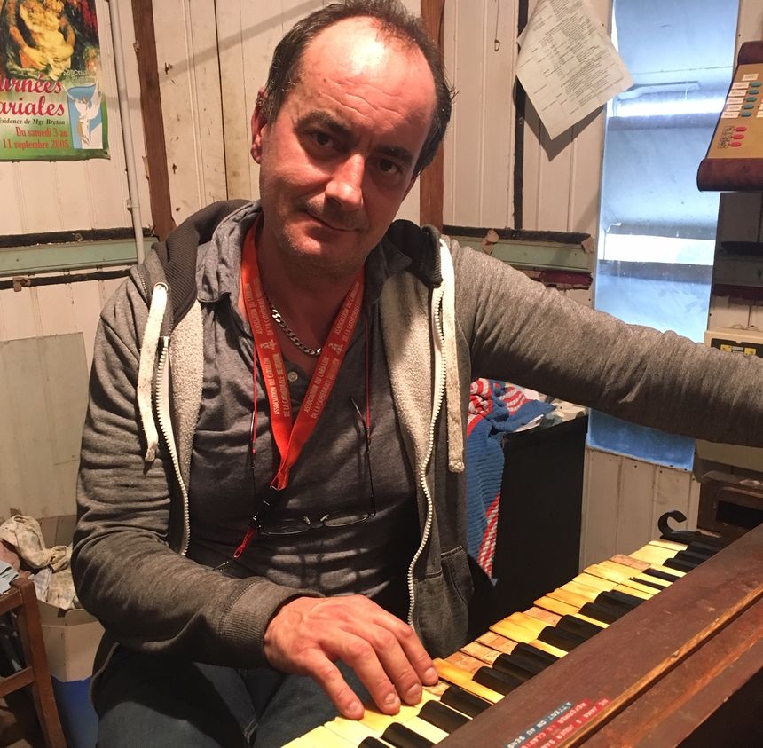 Chaque concert se compose d’un exposé de Denis-Pierre Villenave, expliquant le fonctionnement et les particularités du carillon.