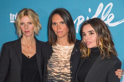 Sandrine Kiberlain, Jeanne Henry et Elodie Bouchez, lors de la première de "Pupille". Sandrine Kiberlain, Jeanne Henry et Elodie Bouchez, lors de la première de "Pupille".