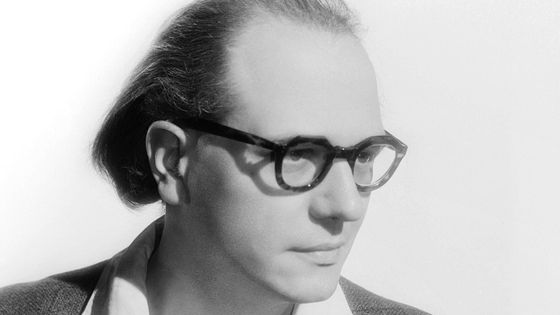 Le compositeur, organiste et pianiste français Olivier Messiaen (1908-1992), il étudia et enseigna au Conservatoire de Paris. ©AFP - Studio Harcourt