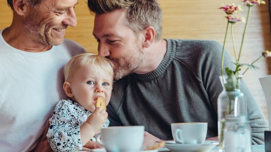Couple homosexuel avec un enfant ©Getty - Westend61