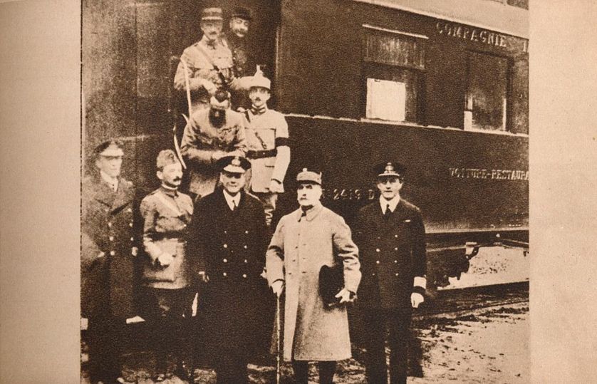 Photo prise juste après la signature de l'armistice, le 11 novembre 1918. 