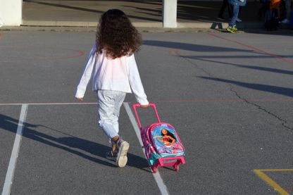 Tous les syndicats de l'Éducation nationale appellent à la grève lundi 12 novembre dans les écoles, collèges et lycées Tous les syndicats de l'Éducation nationale appellent à la grève lundi 12 novembre dans les écoles, collèges et lycées