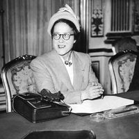 Germaine Poinso-Chapuis, ministre de la Santé publique, en novembre 1947. Elle est la première femme ministre de plein exercice dans l'histoire de la République.