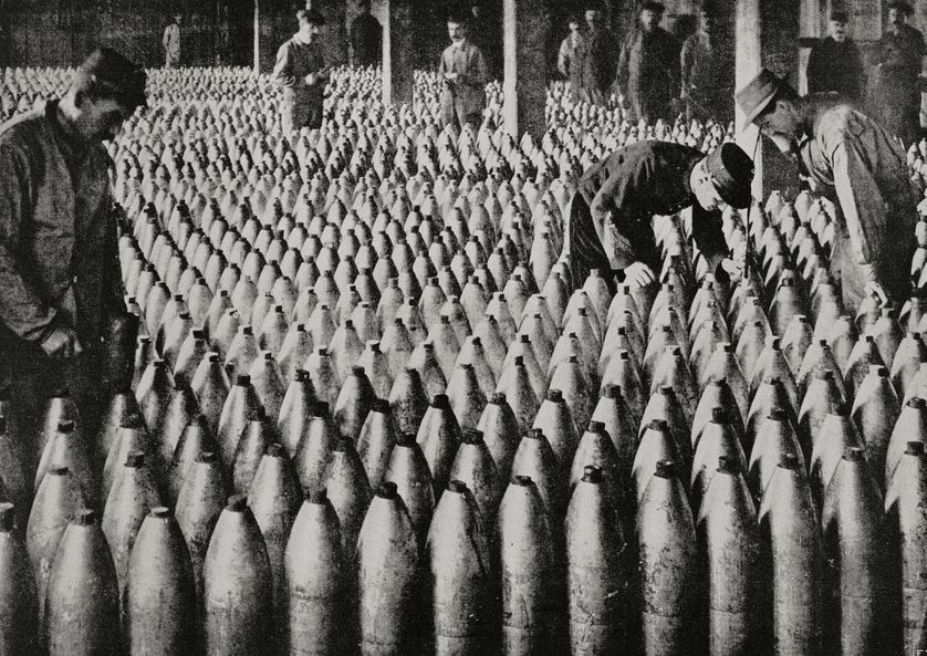 Contrôle qualité dans une usine de munitions