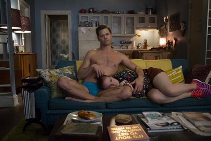 Andrew Rannells et Lena Dunham, sur le tournage de "Girls", de Lena Dunham (photo extraite de la saison 6) : une série "Sex and the City" version féministe ! Andrew Rannells et Lena Dunham, sur le tournage de "Girls", de Lena Dunham (photo extraite de la saison 6) : une série "Sex and the City" version féministe !