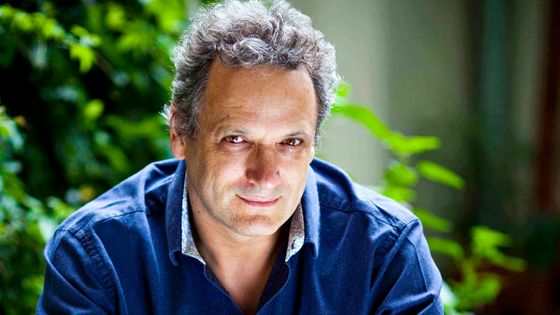 Louis Langrée, chef d'orchestre, directeur musical du Cincinnati Symphony Orchestra. En France du 17 au 29 décembre 2018, il dirige Hamlet d'Ambroise Thomas à Paris, Salle Favart (nouvelle production) - photo by Benoît Linero
