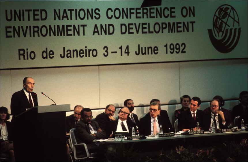François Mitterrand à la tribune du Sommet de la Terre de Rio en juin 1992