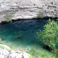 La fontaine de Vaucluse, source de la Sorgue, est la plus importante de France métropolitaine, Vaucluse.