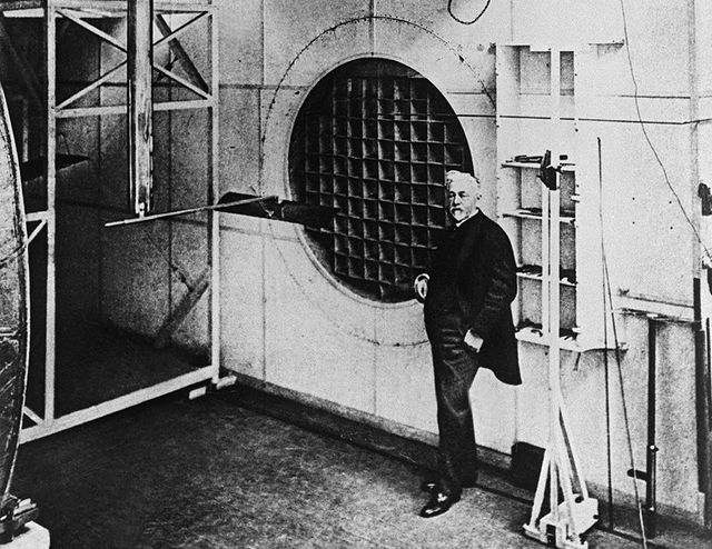 Gustave Eiffel dans son "laboratoire"