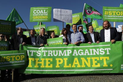 Manifestation en Allemagne contre le réchauffement climatique et les climato-scepticisme de Donald Trump. Manifestation en Allemagne contre le réchauffement climatique et les climato-scepticisme de Donald Trump.