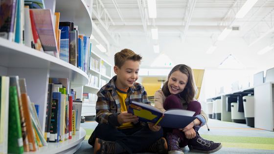 Bibliothèque pour enfants ©Getty - Hero Images