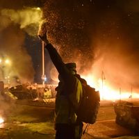 Manifestation, barricades et incendies, menées par le mouvement des "gilets jaunes" (12 décembre 2018, Le Mans, France)
