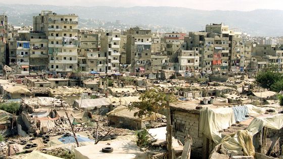 Vue du camp de réfugiés Palestiniens, Chatila au Liban, en 1999. Le camp a été le théâtre d’un massacre en 1982 ; lors de l’invasion du Liban par Israël. ©AFP - Ramzi HAIDAR