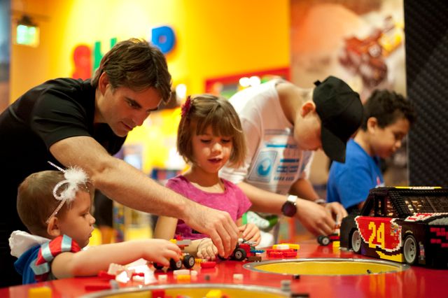 Les jeux de construction, comme les Lego, s'arrachent dans les Lego store, chaîne de magasins qui s'est créé avec le succès du jeu