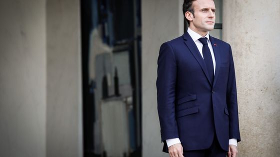 Emmanuel Macron devant l'Elysée à Paris fin novembre 2018. ©Maxppp - Thomas Padilla