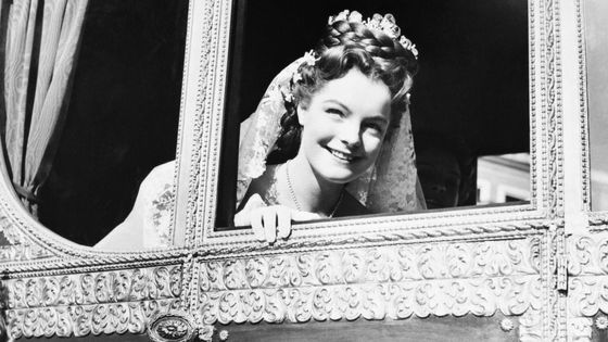 On the set of Sissi Austrian-born German actress Romy Schneider on the set of Sissi written and directed by Austrian Ernst Marischka ©Getty - Sunset Boulevard/Corbis via Getty Images
