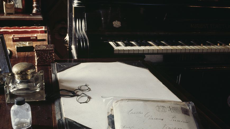 Affaires personnelles de Puccini exposées dans sa maison de Torre del Lago, aujourd'hui transformée en musée.
