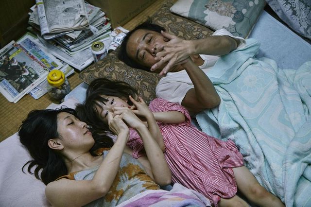 "Une Affaire de famille", du cinéaste japonais Hirokazu Kore-eda, Palme d'or du festival de Cannes 2018 (sortie le 12 décembre 2018)