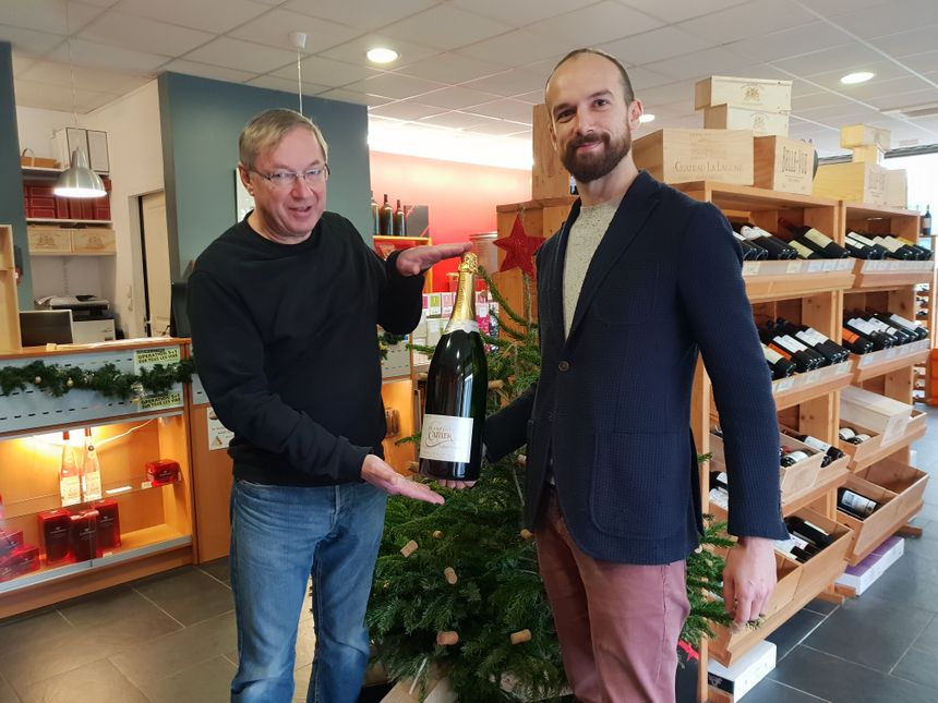 Etienne Weirich, gérant et Lucas Potier, caviste à la Médocaine à Bruges