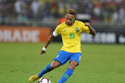 Le joueur de football brésilien Neymar, lors d'un match amical entre le Brésil et l'Argentine (stade Stade Roi-Abdallah, Djeddah, Arabie Saoudite, 16 octobre 2018). Le joueur de football brésilien Neymar, lors d'un match amical entre le Brésil et l'Argentine (stade Stade Roi-Abdallah, Djeddah, Arabie Saoudite, 16 octobre 2018).