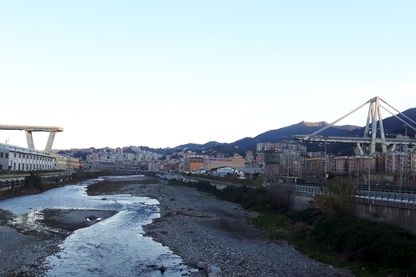 Ce qui reste du pont de Gênes et qui va bientôt être détruit Ce qui reste du pont de Gênes et qui va bientôt être détruit