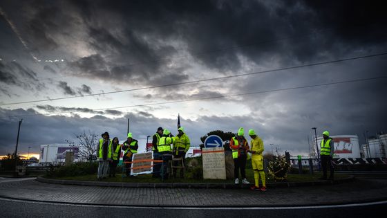 Un rond-point, près de Lyon ©AFP