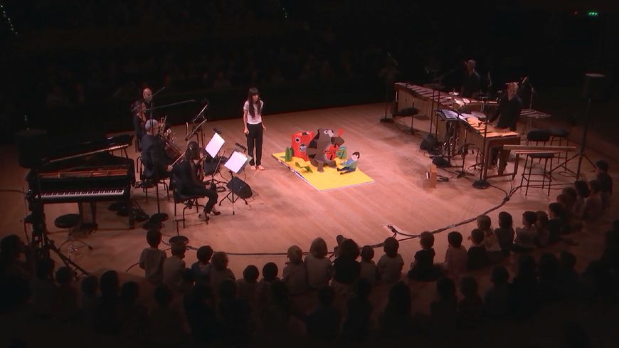 Les Enfantines : Pop-up Symphonie, conté par Marina Cédro. Enregistré le 13 octobre à la Maison de la Radio.