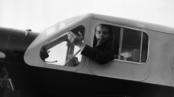 Antoine de Saint-Saint-Exupéry aux commandes d'un "Caudron Simoun" en 1936, en France ©Getty - Keystone-France/Gamma-Rapho