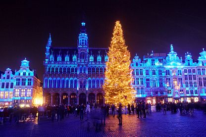 La grand place de Bruxelles La grand place de Bruxelles