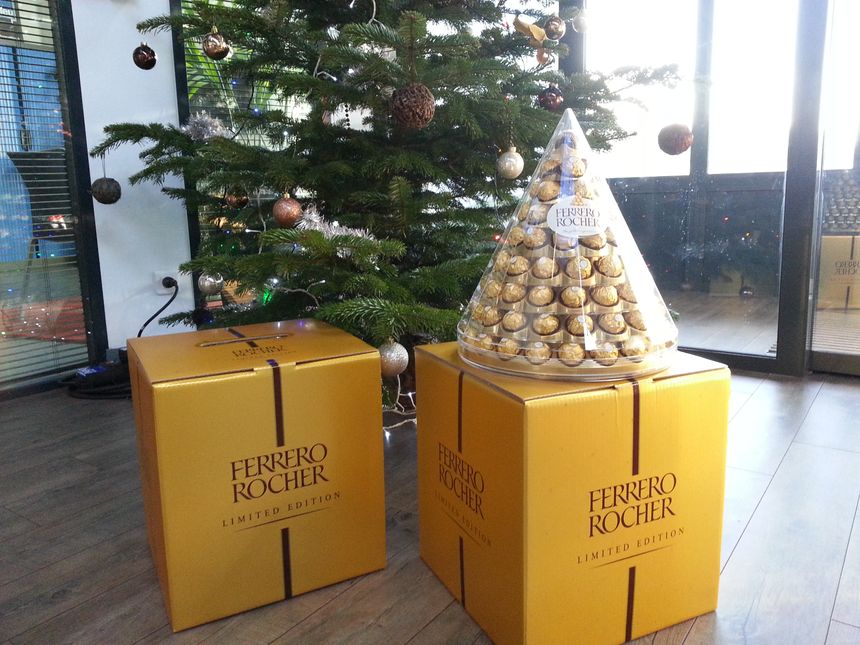 Pyramide Ferrero Rocher limited edition