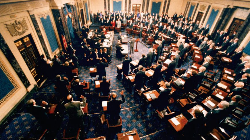 Janvier 1999 : les sénateurs prêtent serment avant le début du procès d'Impeachment de Bill Clinton