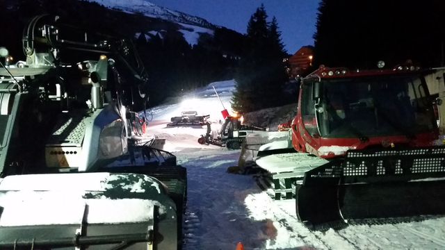 Chaque nuit les dameuses entres en actions dans toutes les stations pour rendre les pistes plus agreables