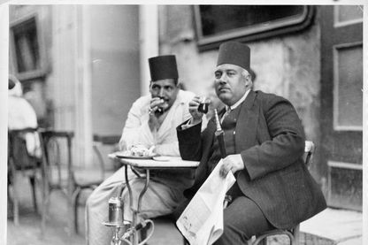 Café au Caire en 1950. Café au Caire en 1950.