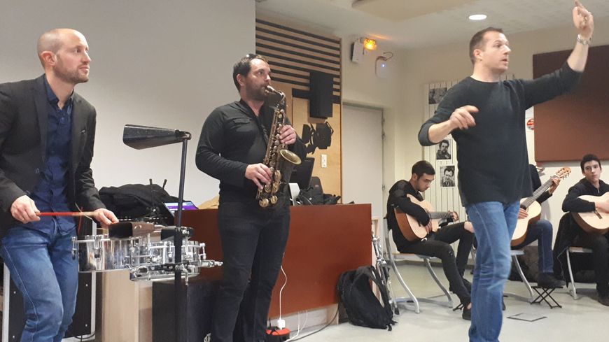 Julien Rusch, Guillaume Vallet et Raphaël Chauvin en répétition avec le Sefonland Orchestra