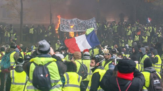 Les Gilets jaunes manifestent à Paris contre la hausse des prix du carburant et pour leur pouvoir d'achat. ©Maxppp - Leon Tanguy