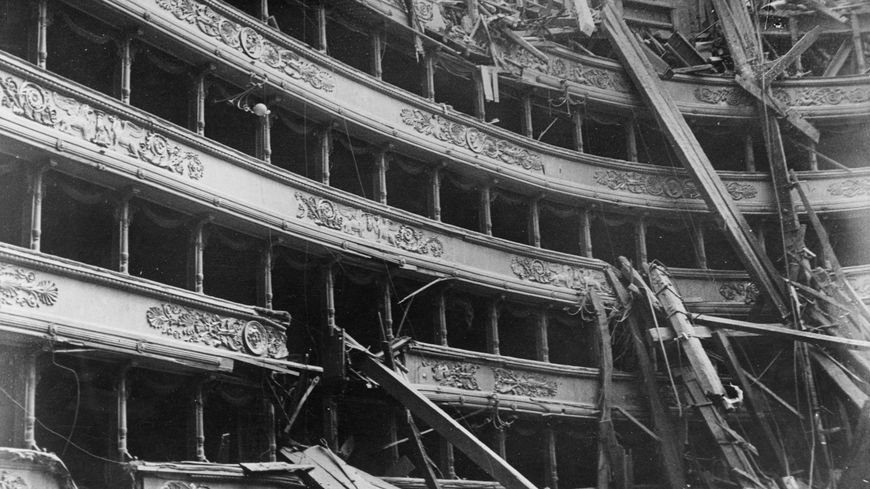 L'intérieur de la Scala, partiellement détruite en 1943 après des bombardements liés à la Seconde Guerre mondiale