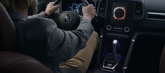 Capture d'écran du spot publicitaire de Renault sur AEX