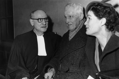Guillaume et Jeanne Seznec avec leur avocat Guillaume et Jeanne Seznec avec leur avocat