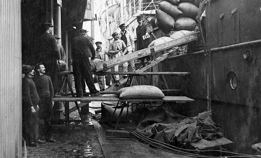 Le Havre, dockers au travail vers 1900