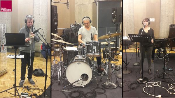 Daniel Palomo-Vinuesa, Nabil Bouteldja et Marie-Catherine Mossé de Missing Waves au studio 107