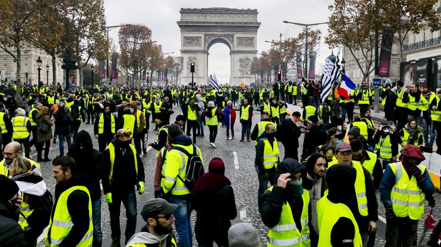 Manifestation des Gilets Jaunes sur les Champs-Elysées