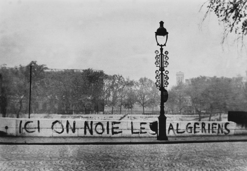 Quai de Conti à Paris après la nuit du 17 octobre 1961