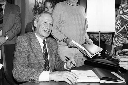 Markus Wolf, lors de la signature de son livre "Troïka" Markus Wolf, lors de la signature de son livre "Troïka"