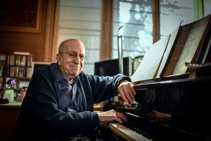 Le pianiste et compositeur de jazz Martial Solal, le 28 novembre 2018 dans sa maison de Chatou. Le pianiste et compositeur de jazz Martial Solal, le 28 novembre 2018 dans sa maison de Chatou.