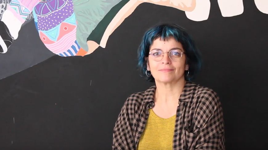 Marianne Suner, compositrice, chanteuse et cheffe de choeur engagée dans les quartiers Nord de Marseille.