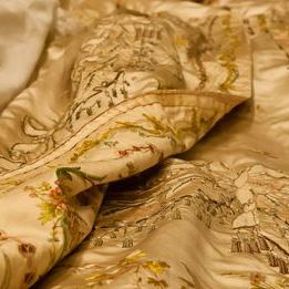 Robe du XVIIIe siècle conservée au Musée Galliera