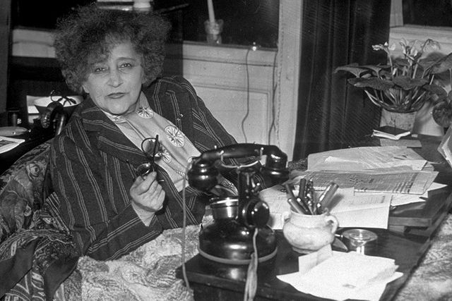 Colette dans son lit-radeau